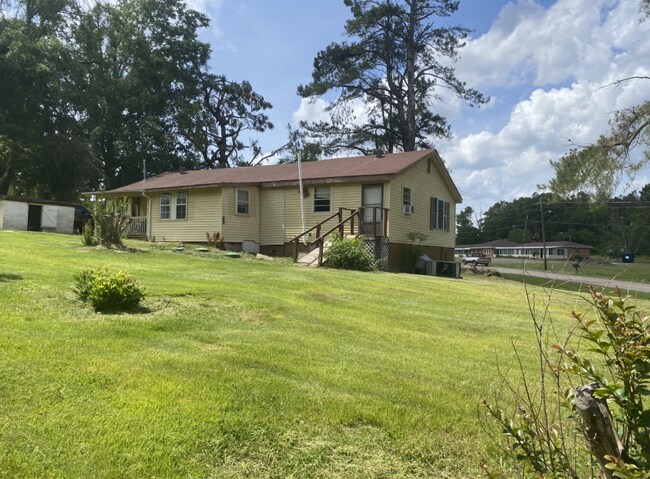 Building Photo - 1638 MS-178
