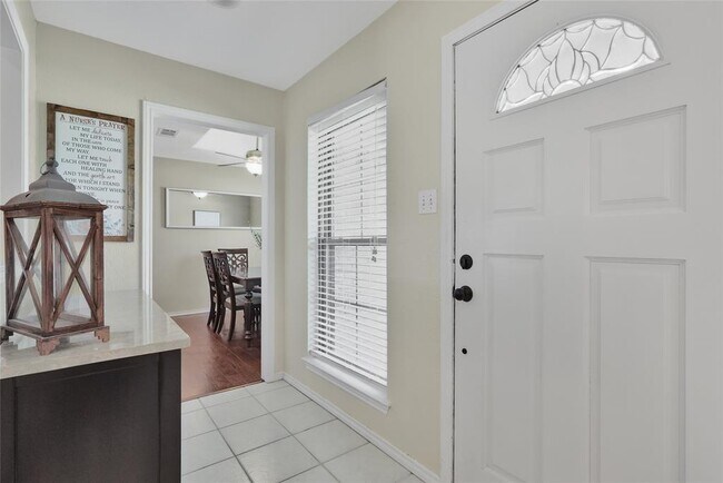 Foto del edificio - 1803 Waterwood Dr