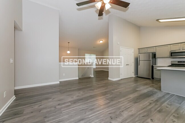 Foto del edificio - 45 Riverside Ct