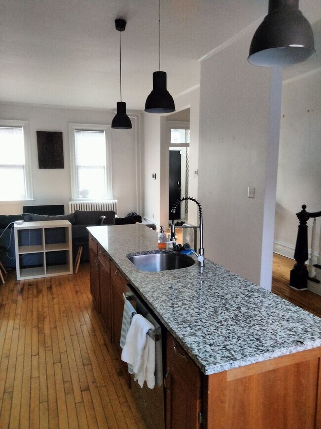 Building Photo - Exquisite 3 Bedroom Urban Retreat with Mod...