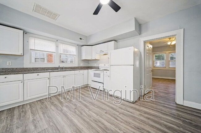 Building Photo - 259 A View Ave