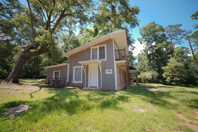 Building Photo - 1118 Louise Dr