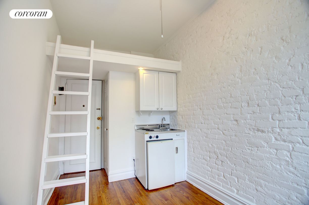 Foto del edificio - 304 W 30th St