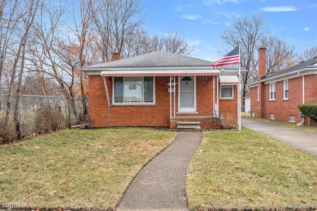 Primary Photo - 3 br, 1 bath House - 8476 Riverview St