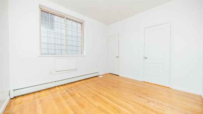 Foto del edificio - 444 Willoughby Ave