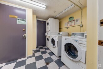 Building Photo - 1337-1313 13 Ave SW