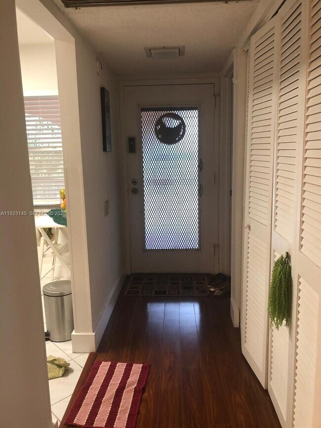 Foto del edificio - 1207 Bahama Bend