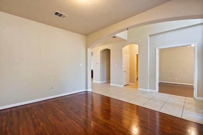 Foto del edificio - Golf Course Views & Elevated Living in Round Rock!
