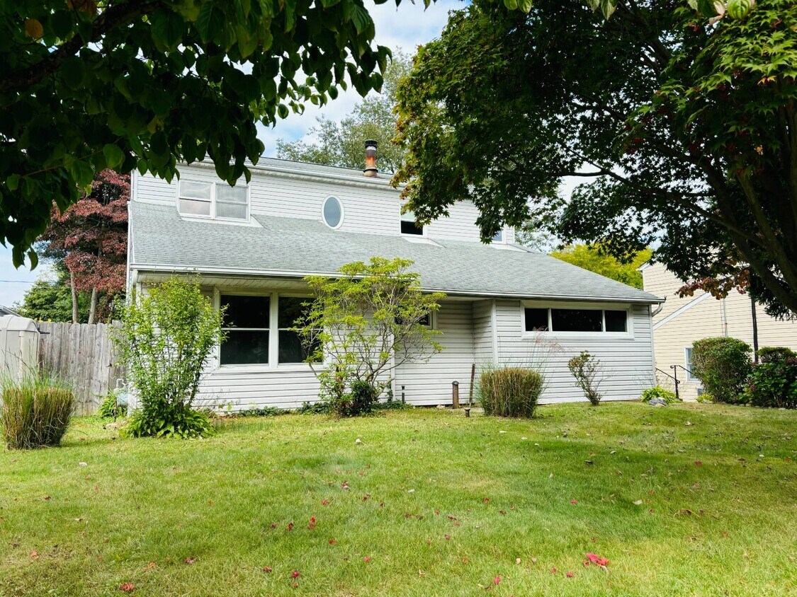Primary Photo - 27 Bryant Rd