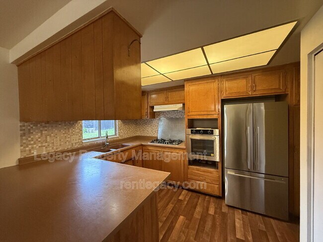 Foto del edificio - 7545 Blackhawk Dr