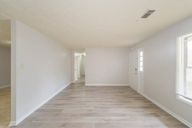 Foto del edificio - 2396 Stanton Rd SE