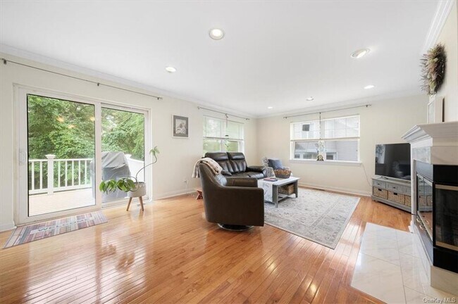 Foto del edificio - 67 Winding Ridge Rd
