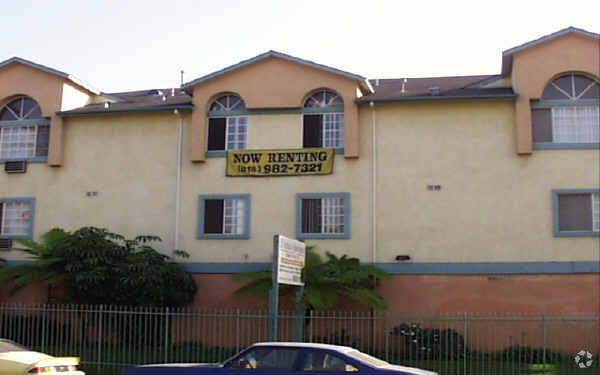 Building Photo - El Corazon Apartments