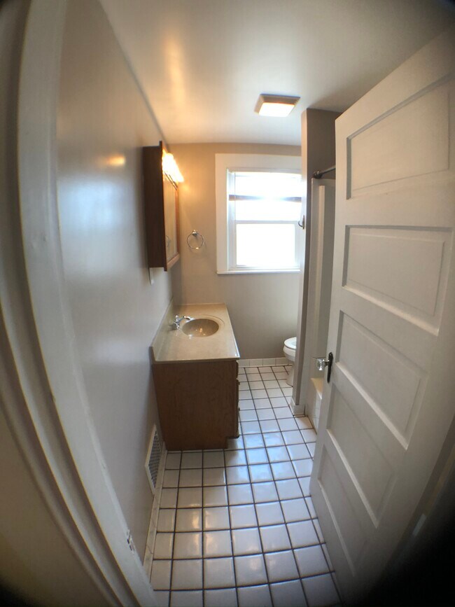 Bathroom - 402 S Fort Thomas Ave