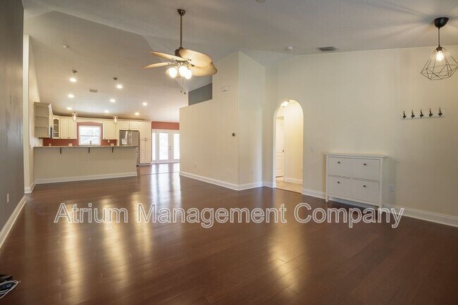 Foto del edificio - 446 Wenthrop Cir