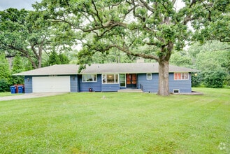 Building Photo - 24W360 Hemlock Ln