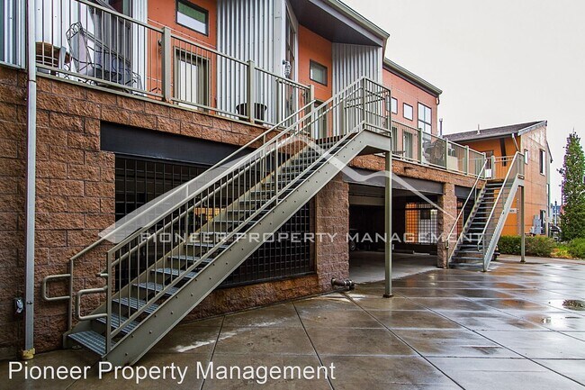 Foto del edificio - 2 br, 2 bath House - 3195 Blake St. #202