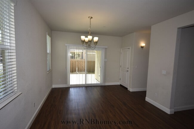 Building Photo - 10833 Portico Cir