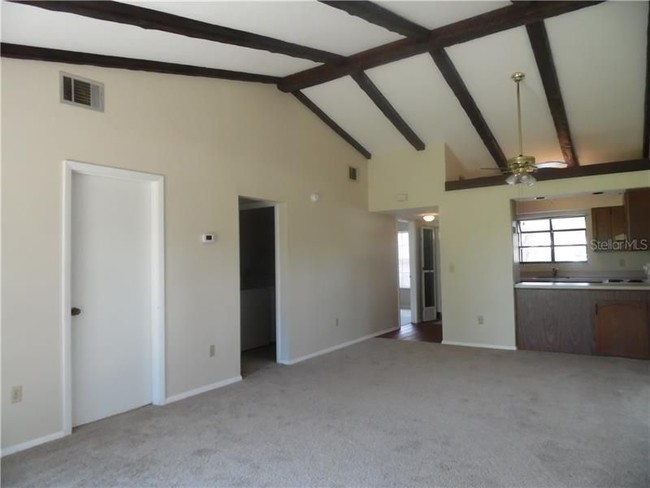Building Photo - 2 Bedroom 1 Bath-Fairway Villas-Lease Pending