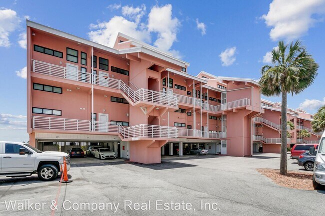 Building Photo - 1390 Fort Pickens Rd