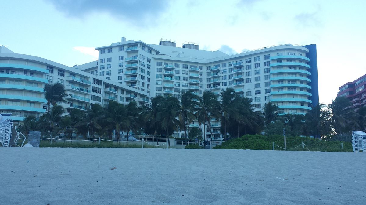 Foto principal - 5161 Collins Ave