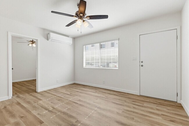 Foto del edificio - 2431 S Ridgeley Dr