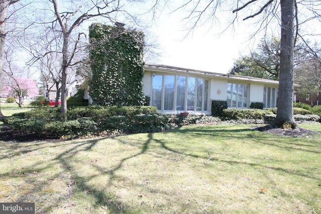 Building Photo - 1406 Park Blvd