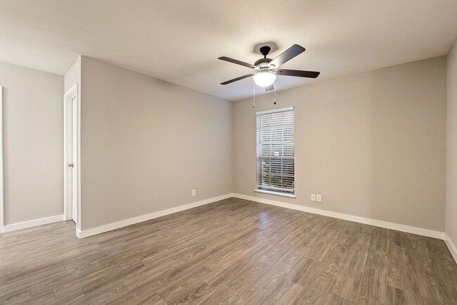 Foto del edificio - Beautiful 4 Bedroom, 2 Bathroom home in no...