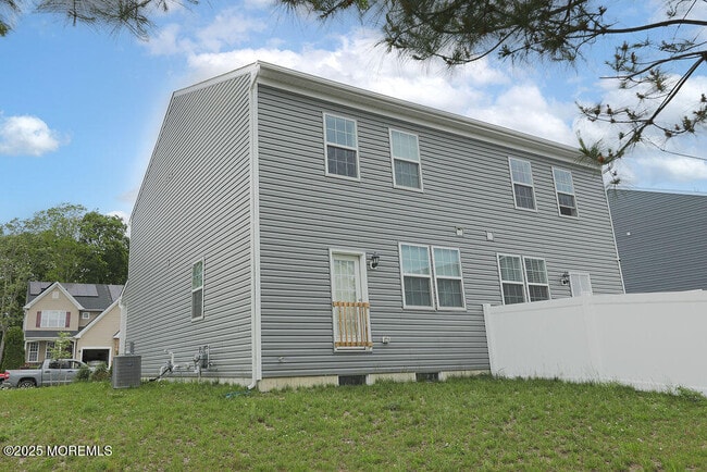 Building Photo - 1214 Peterson Way