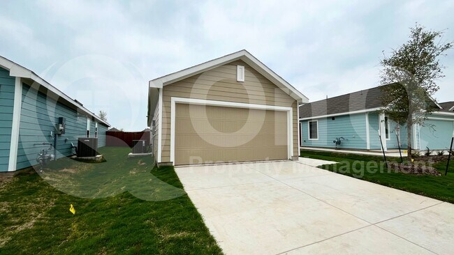 Foto del edificio - 7205 Gray Wolf Ln