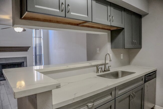 Building Photo - 10912 Gulf Fwy