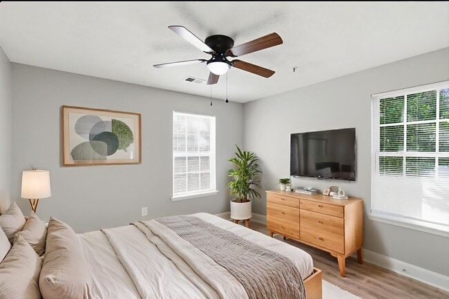 Building Photo - Cottonwood Estates