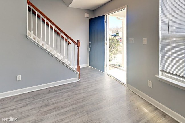 Building Photo - 2147 Mallard Pointe Dr