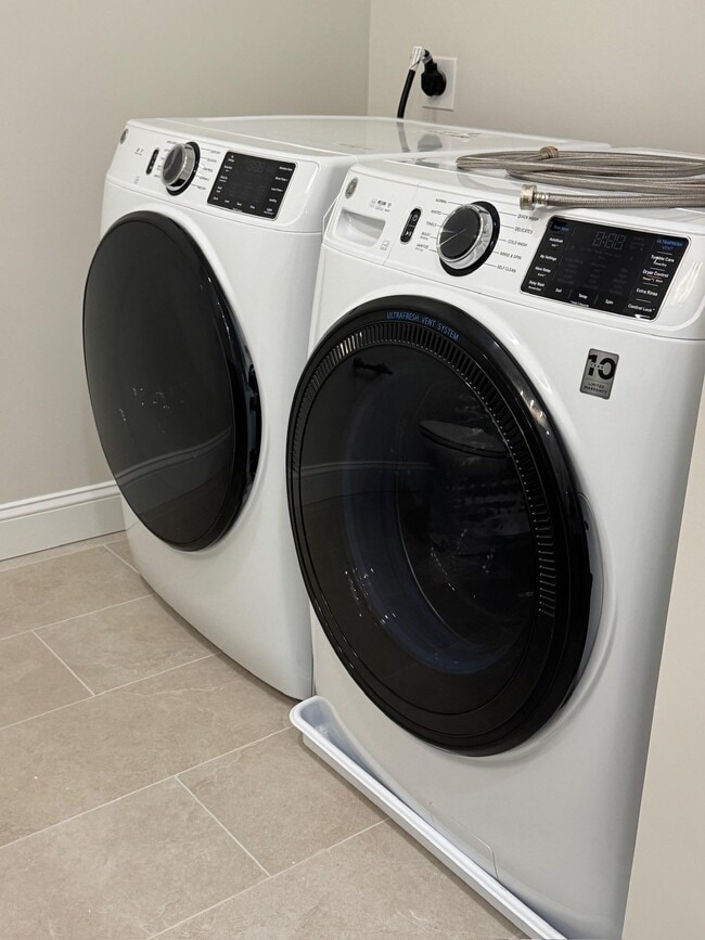 Building Photo - 74 Rockingham Rd