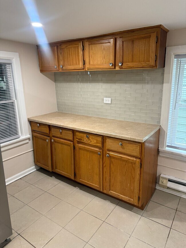 Foto del edificio - 2244 W Farragut Ave
