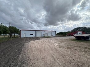 Building Photo - 1204 Co Rd 408