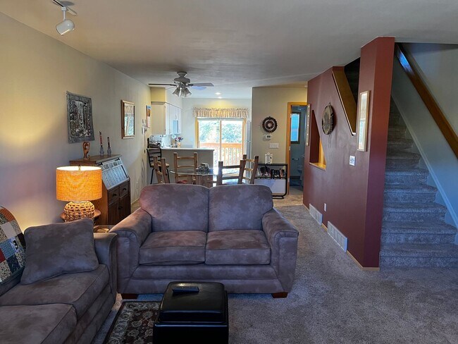 Foto del edificio - Long Term Rental- Lagoon Townhomes 737D