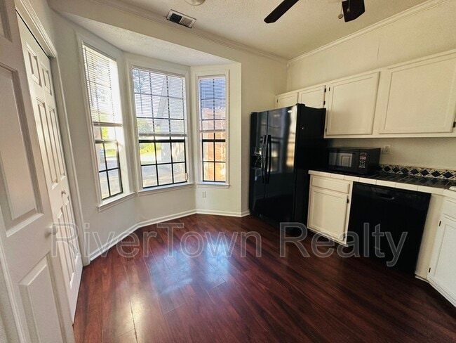 Foto del edificio - 1134 Hunters Lake Dr