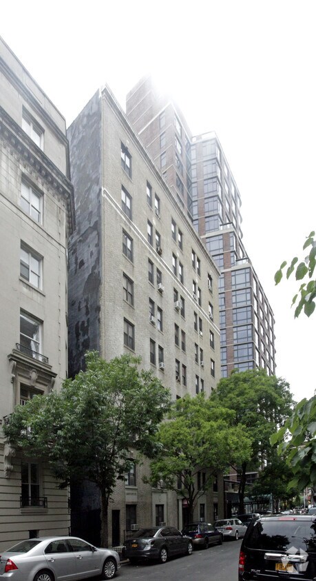 CON 262 107th ¡St - 262 W 107th St