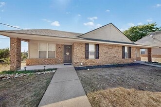Building Photo - 207 W Owens St
