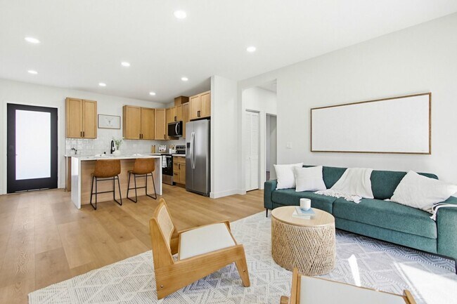 Foto del edificio - Brand New Construction – 3 Bed / 2 Bath Duplex Home in Normal Heights