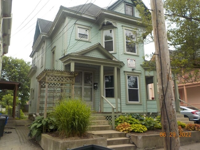 Foto del edificio - AVAILABLE 07/01/2026 - Beautiful 3 Bedroom...