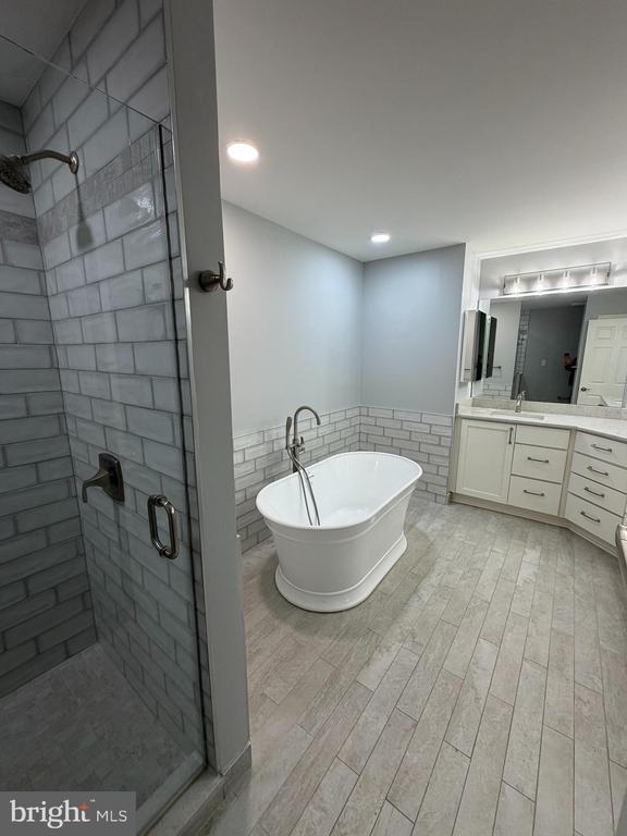 Foto del edificio - 8017 Rising Ridge Rd