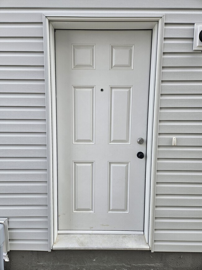 Photo du bâtiment - 5116 E SIMARD Ave