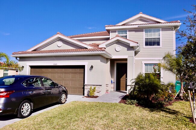 Front Exterior - 2585 Kona Way