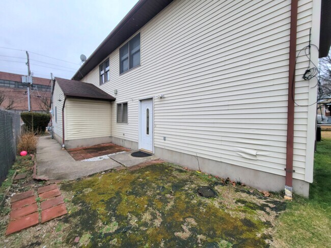 Ground Floor Apt - 147 Kipp Ave