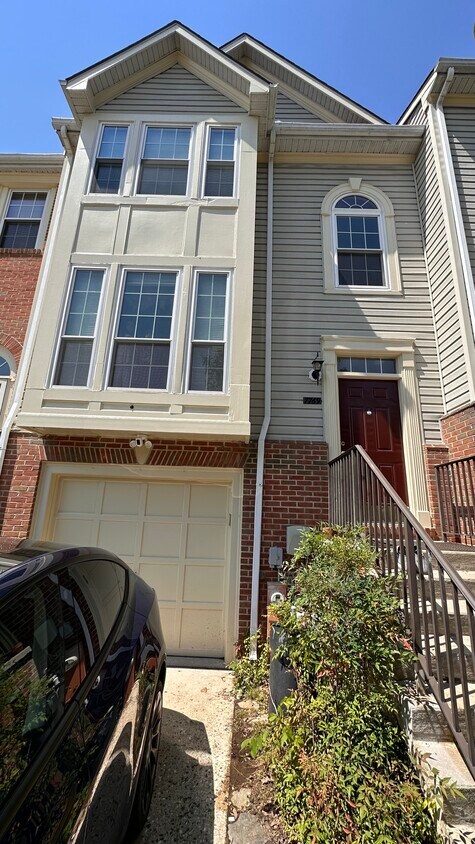 Primary Photo - 7769 Blueberry Hill Ln