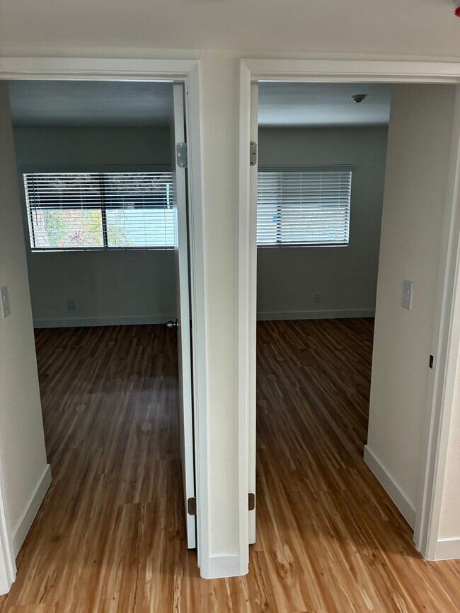 En la planta superior hay 2 habitaciones adicionales. - 736 Gould Ave