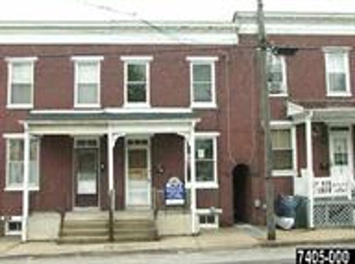 Primary Photo - 3 br, 2 bath House - 261 N. SHERMAN STREET