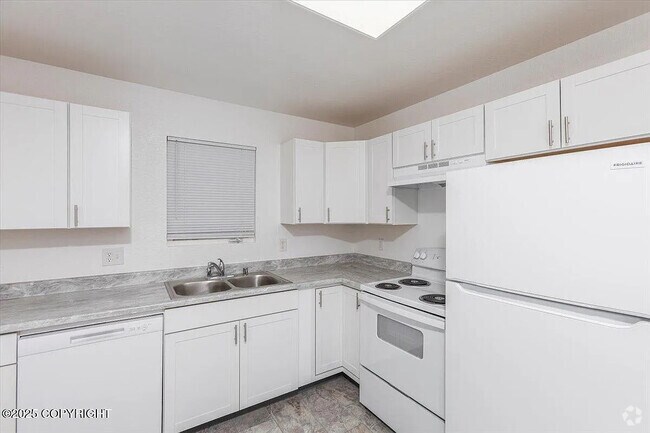 Building Photo - 825 N Bliss St